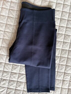 Old Navy Women’s Navy Slim Sweatpants - Stevie skinny pants